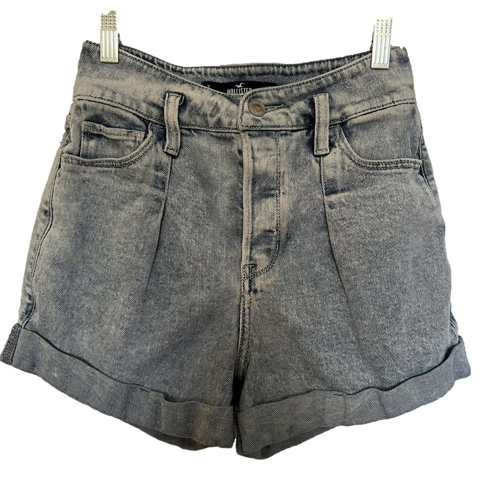 🌵 Hollister Ultra High-Rise Mom Short 3" Vintage Stretch Button Fly Shorts - 26